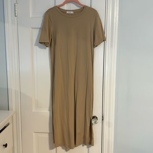 Tuckernuck Mod Ref Beige T-Shirt Dress